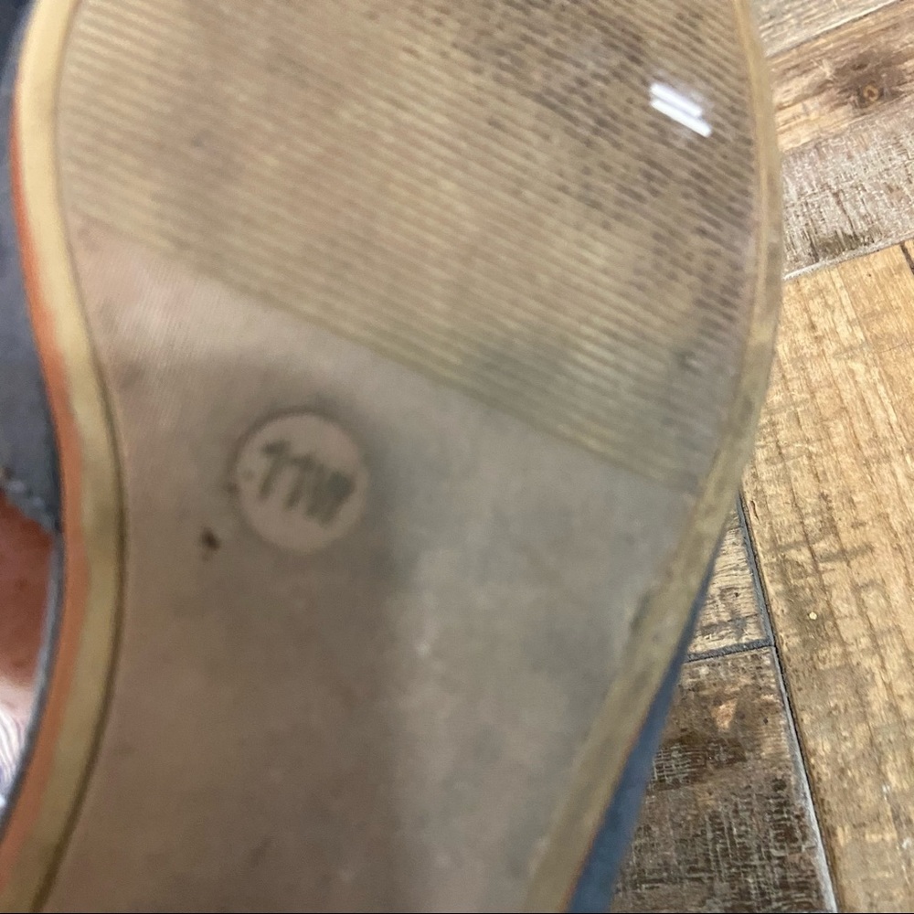 Gray suede open flats size 11Wide - Picture 6 of 9